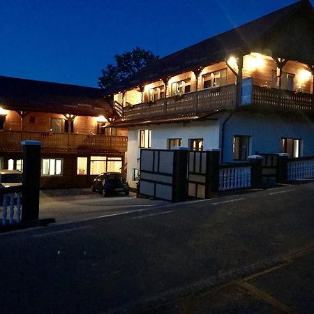 Pensiunea Bontos Budeşti エクステリア 写真